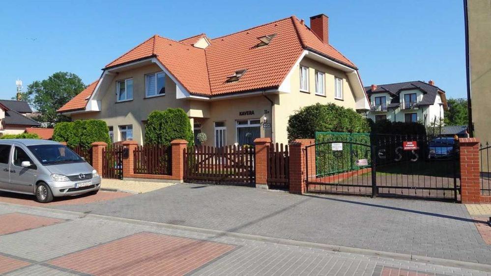 Dom Goscinny Kavera Dziwnówek Exterior foto